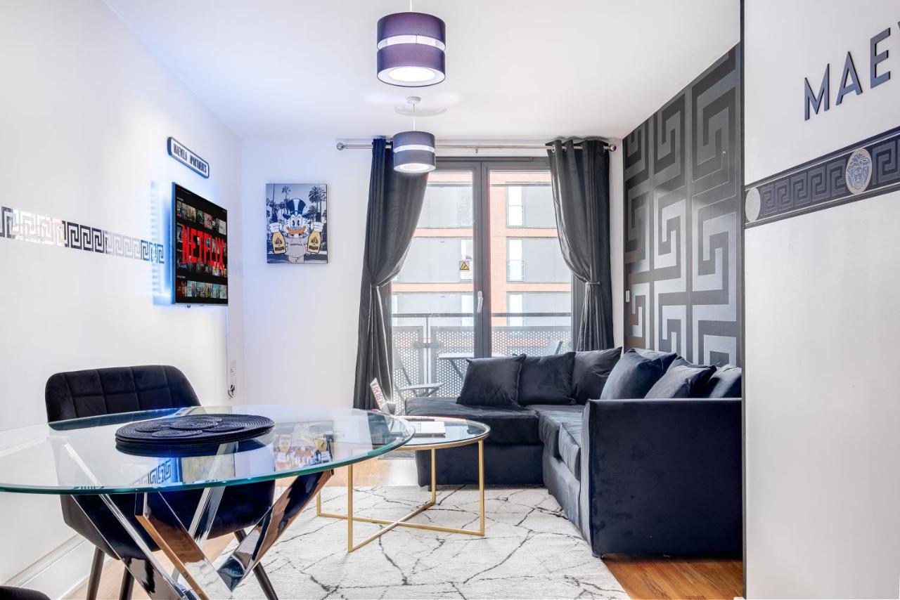 Maevela Apartments - Arcadian Versace Themed Apt ☆ Huge Balcony / Free Parking → Free Netflix -2 Min Walk From Birmingham Hippodrome Theatre, Arcadian, China Town, Sidewalk Club, Gay Village, 5 Mins From New Street Train Station - Birmingham Grand Ce ภายนอก รูปภาพ