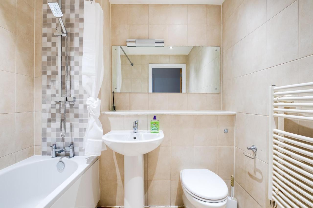 Maevela Apartments - Arcadian Versace Themed Apt ☆ Huge Balcony / Free Parking → Free Netflix -2 Min Walk From Birmingham Hippodrome Theatre, Arcadian, China Town, Sidewalk Club, Gay Village, 5 Mins From New Street Train Station - Birmingham Grand Ce ภายนอก รูปภาพ